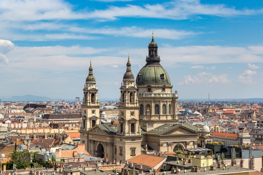 Budapest: Guided Walking Tour of Pest - Liberty Square and the House of Hungarian Art Nouveau