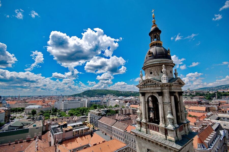 Budapest: Guided Walking Tour of Pest - What the guides add to the experience
