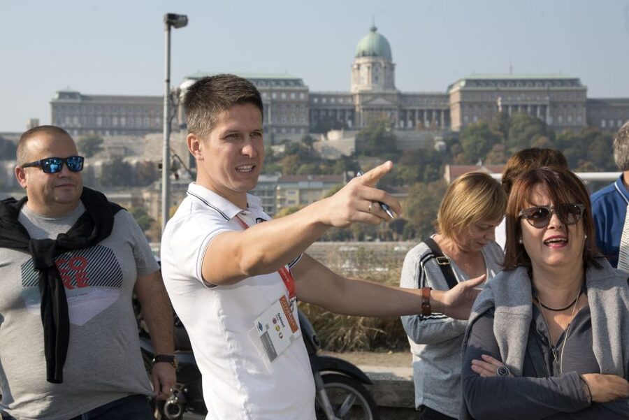 Budapest: Guided Walking Tour of Pest - St. Stephen’s Basilica and the first look at Pest
