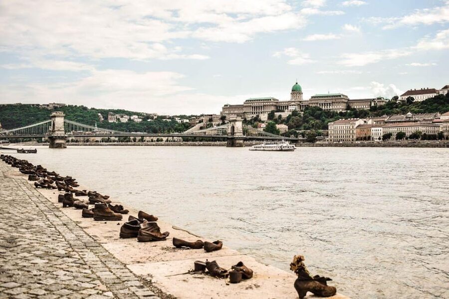 Budapest Half Day Car Tour with Guide - Crossing the Danube by Chain Bridge