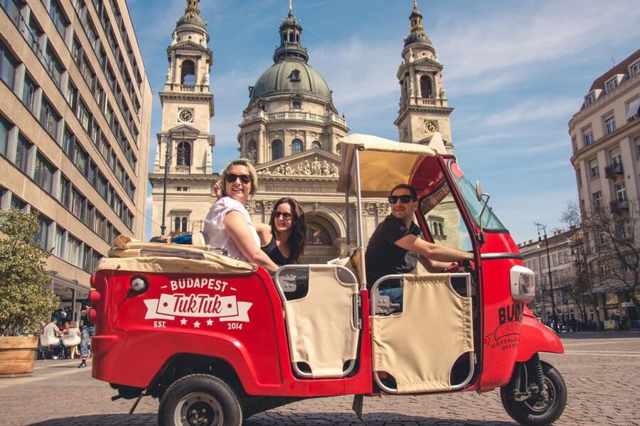 Budapest: Half-Day Exclusive Highlights Private Tour - Key points at a glance