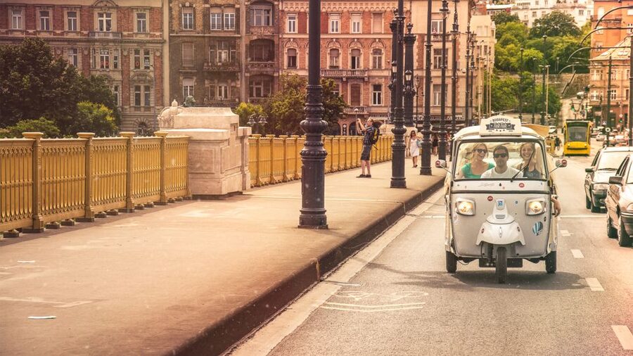 Budapest: Half-Day Exclusive Highlights Private Tour - Why a tuk-tuk works well in Budapest