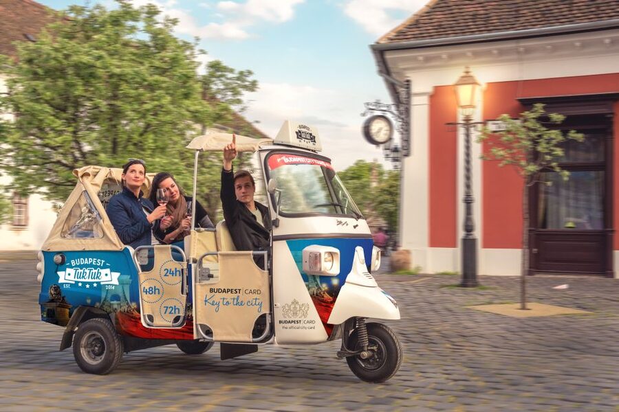Budapest: Half-Day Exclusive Highlights Private Tour - The best way to use the four hours
