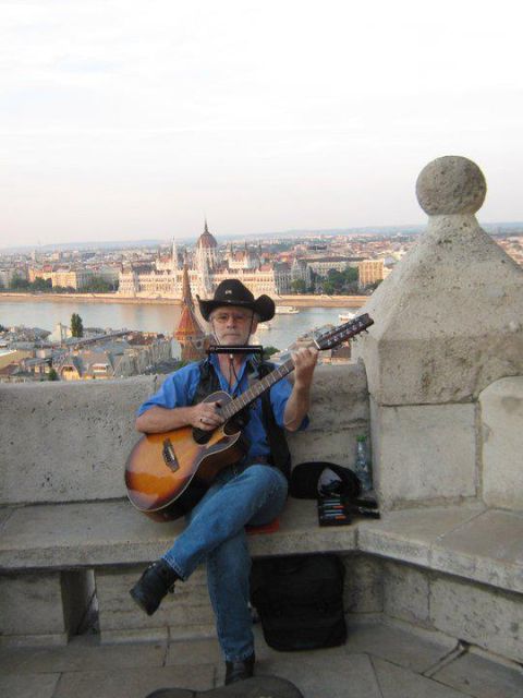 Budapest: Half-Day Highlights Small Group Private Tour - Crossing the Chain Bridge to the Castle District