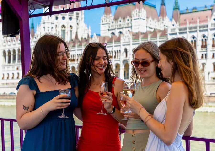 Budapest: Happy Hour Sightseeing Cruise - What the one-hour Danube cruise is really like