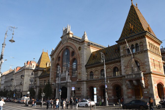 Budapest Highlights Private Bike Tour - St Stephen’s Basilica and the stories of central Pest