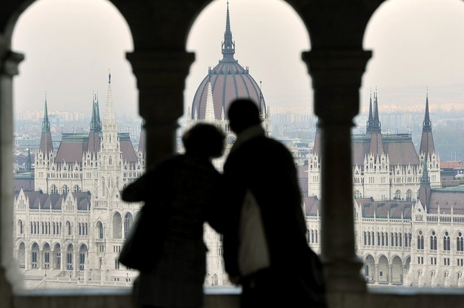 Budapest Highlights Self guided scavenger hunt and Walking Tour - How the Budapest app tour works