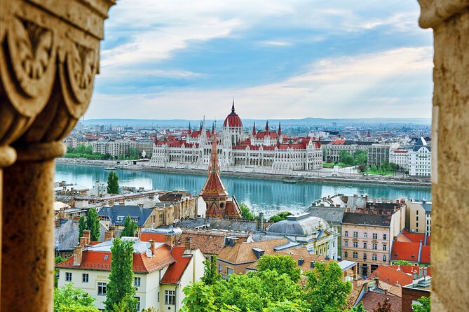 Budapest Highlights Self guided scavenger hunt and Walking Tour - The Liberty Statue brings a change of view