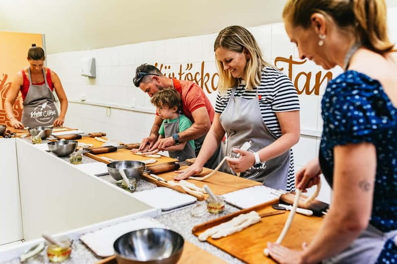 Budapest: Hungarian Chimney Cake Workshop in the City Center - Practical advice for a smooth visit