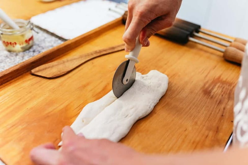 Budapest: Hungarian Chimney Cake Workshop in the City Center - Who should book this experience?
