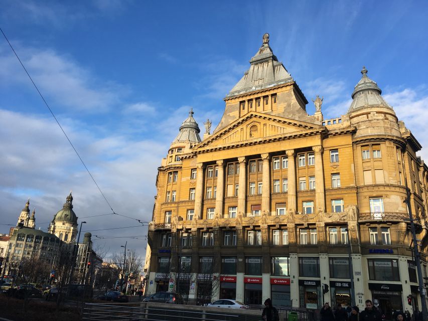 Budapest: Jewish District Private Walking Tour - Dohány Street Synagogue, the tour’s central landmark