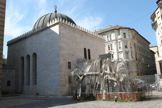 Budapest Jewish Heritage Memorial Walking Tour & Synagogue Entry - Cake, coffee, and a taste of kosher Budapest