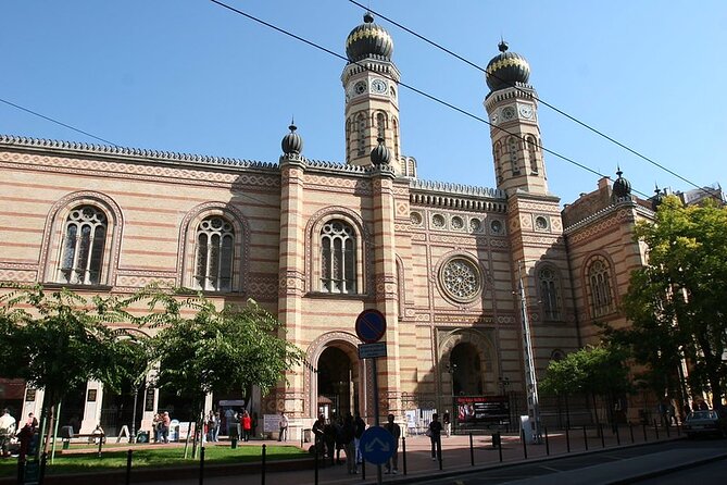 Budapest Jewish Heritage Memorial Walking Tour & Synagogue Entry - The Jewish Museum and its 45-minute story