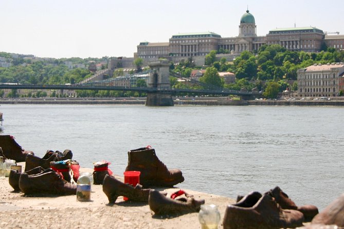 Budapest Jewish Heritage: Synagogues, Shoes, Secrets & Flódni - The essential details at a glance