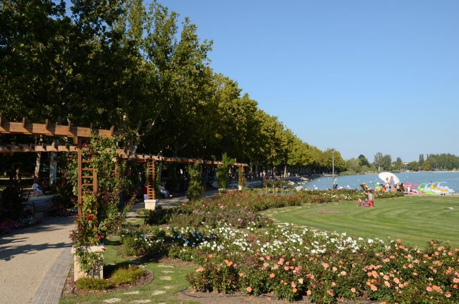 Budapest: Lake Balaton and Herend Full-Day Private Tour - Booking advice for a smoother day
