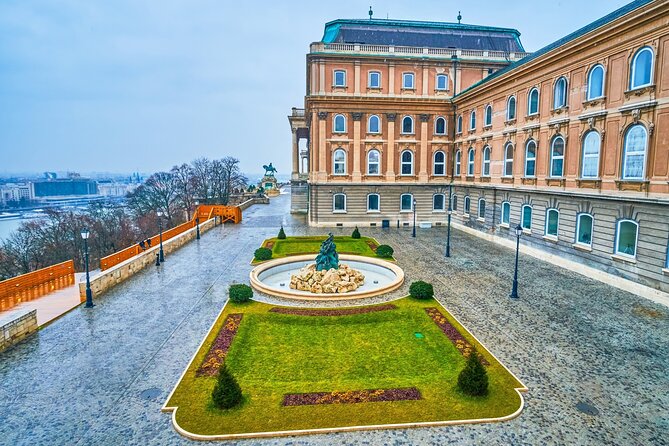 Budapest Matthias Church Buda Castle District Tour & Tickets - What a private guide adds