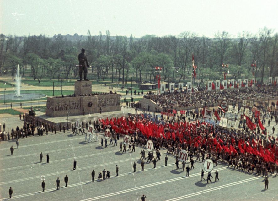 Budapest: Memento Park and Icons of Communism Guided Tour - Key points to know before booking