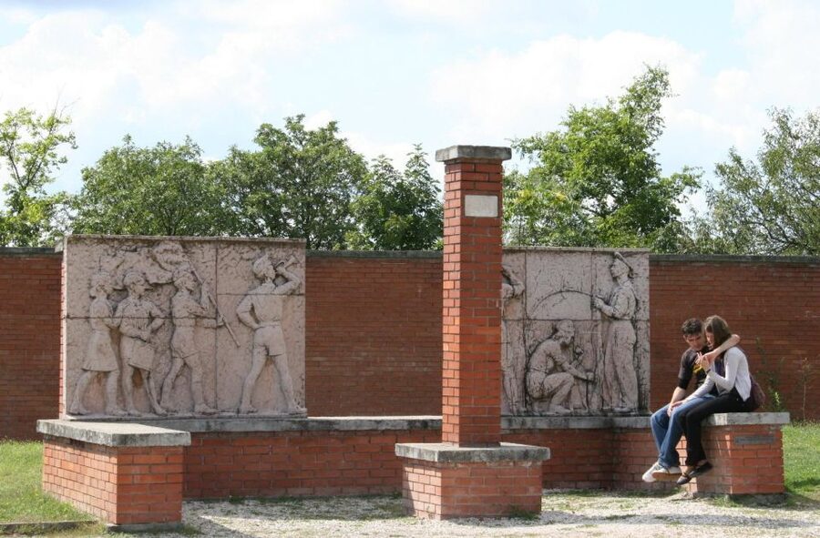 Budapest: Memento Park Ticket - Stalin’s Boots and the indoor displays