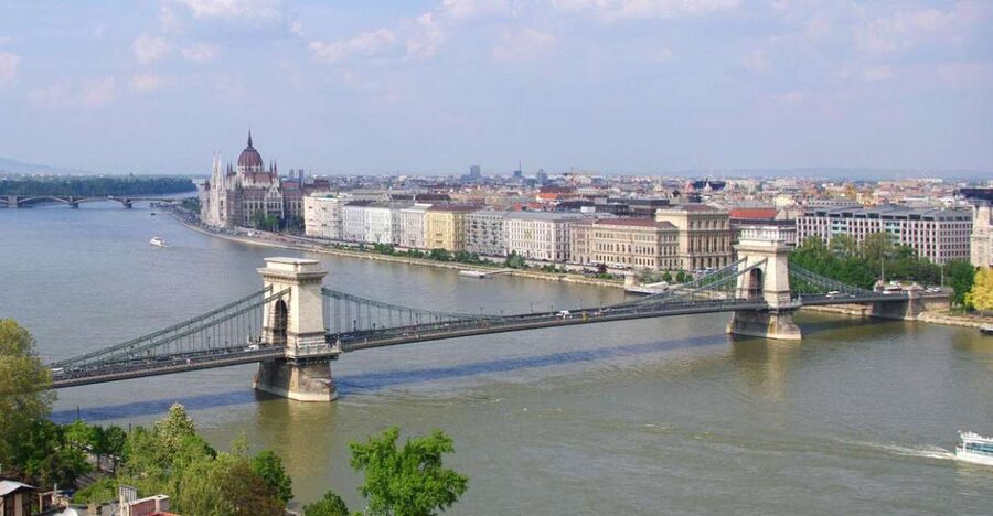 Budapest: Multilingual Highlights Tour - Starting beside Saint Stephen’s Basilica