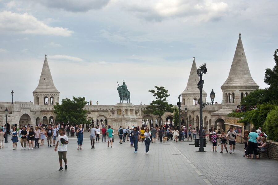 Budapest: Multilingual Highlights Tour - The optional walk around the Royal Palace