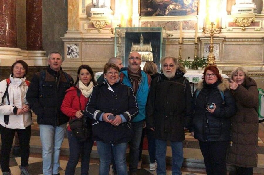 Budapest : Must-see attractions walking tour - Finishing at the Hungarian Parliament Building