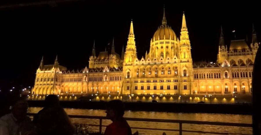 Budapest: Night Walking Tour with River Cruise and Wine - Starting outside the Hungarian State Opera House