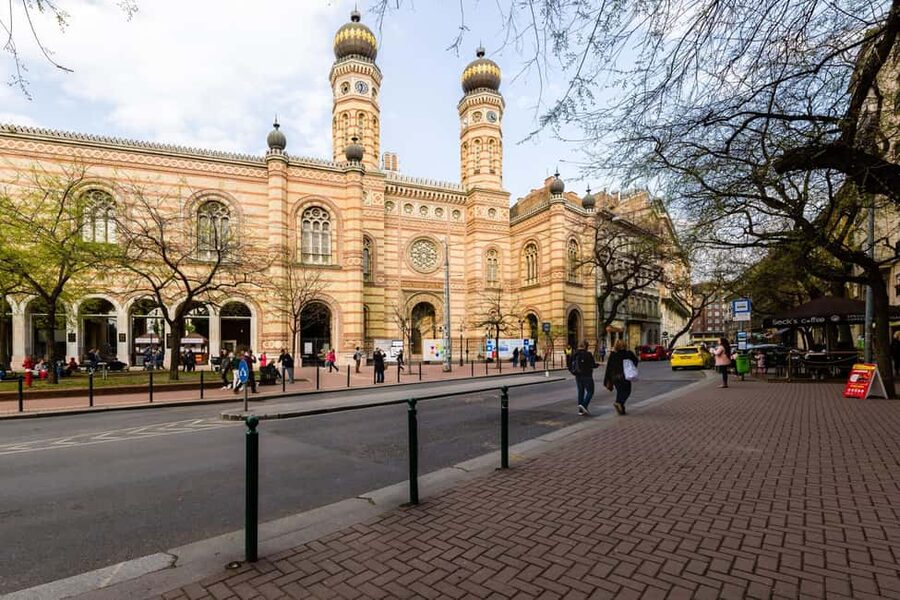 Budapest Old Jewish Quarter History Private Walking Tour - Rumbach Street Synagogue and its Moorish design