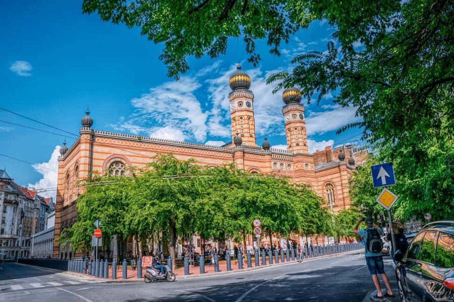 Budapest Old Jewish Quarter History Private Walking Tour - Kazinczy Street and Jewish life in the present