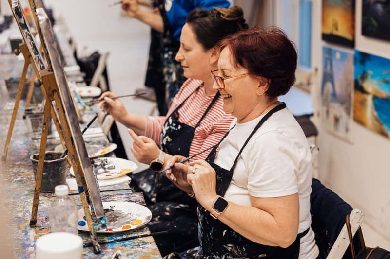Budapest: Paint and sip experience - Who should book this Budapest painting class?