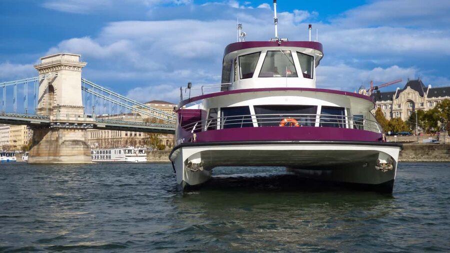 Budapest: Pizza Cruise - The route from Gellert Hill to the Chain Bridge