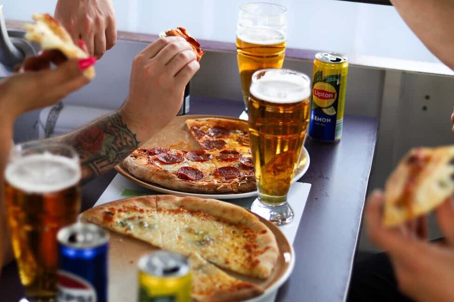 Budapest: Pizza Cruise - The southern turn toward the National Theater