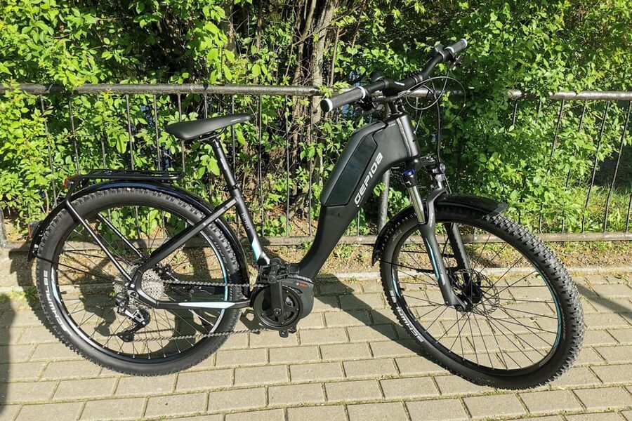 Budapest: Premium E-Bike Rental - Riding central streets, riverbanks, parks, and hills