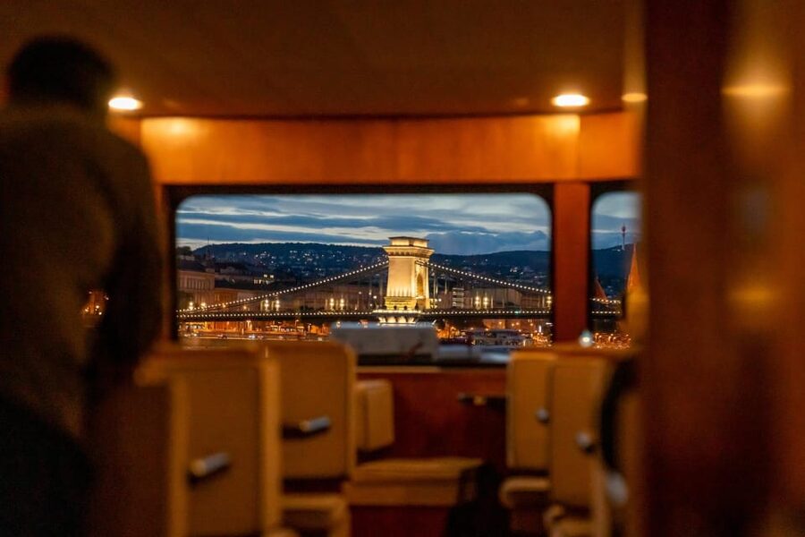Budapest: Premium Sightseeing Cruise with Tokaj Frizzante - Daylight, evening lights, and seasonal comfort