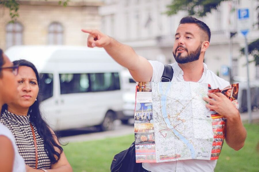 Budapest: Private 3-hour Guided City Tour by Bus - Why this tour works well on a first day