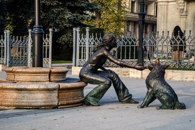 Budapest Private 4 Hour City Tour Experience with a car / van - Crossing the Danube into Buda