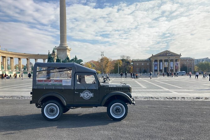 Budapest: Private City Tour with a Vintage Russian Jeep - Thirty minutes at the Great Market Hall