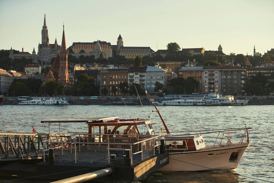 Budapest: Private Danube Yacht Cruise with Welcome Drink - Who should book this yacht cruise?