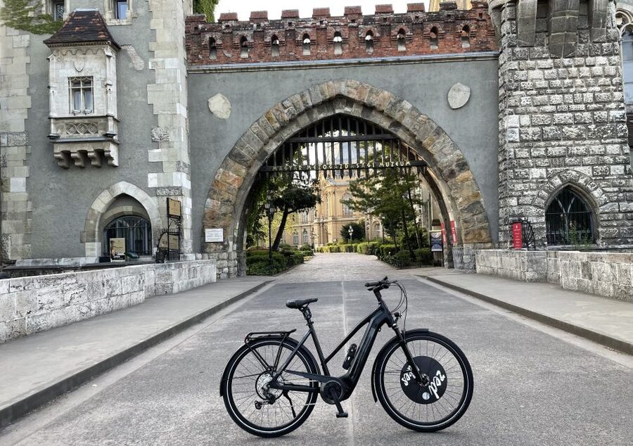 Budapest: Private E-Bike Sightseeing Tour - Key points to know before you book
