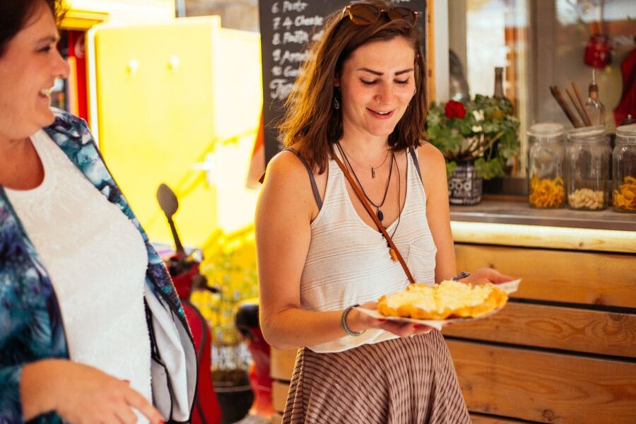 Budapest: Private Food Tour – 10 Tastings with Locals - A private guide makes the biggest difference