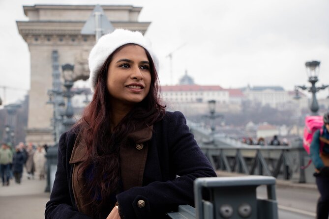Budapest Private Guided Tour with Photoshoot - Big(3hrs) - Crossing the Chain Bridge for the first big panorama