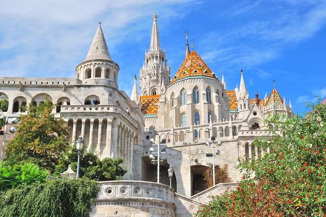 Budapest Private Luxury Sightseeing Tour with Guide and Transport - What the car and guide add