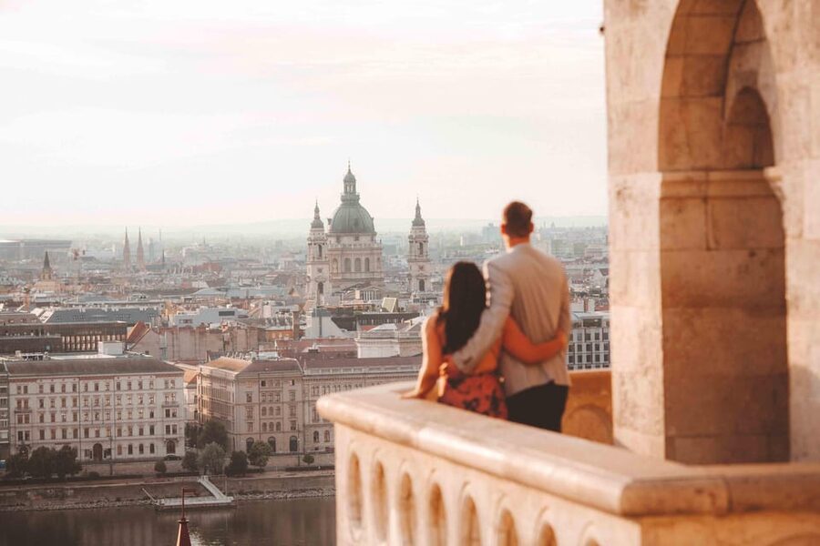 Budapest: Private Photoshoot & Sightseeing - Why combine sightseeing with a Budapest photo session?