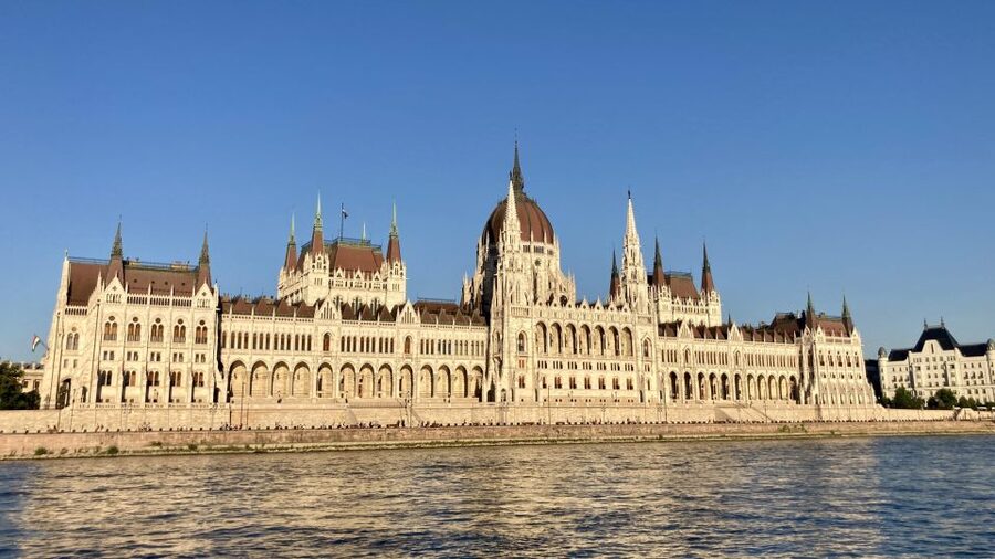 Budapest: Private Sightseeing Tour by car - Gellért Hill supplies the postcard view