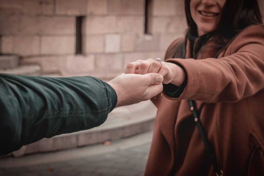 Budapest: Proposal Photos at enchanting Fisherman's Bastion - How the one-hour experience unfolds