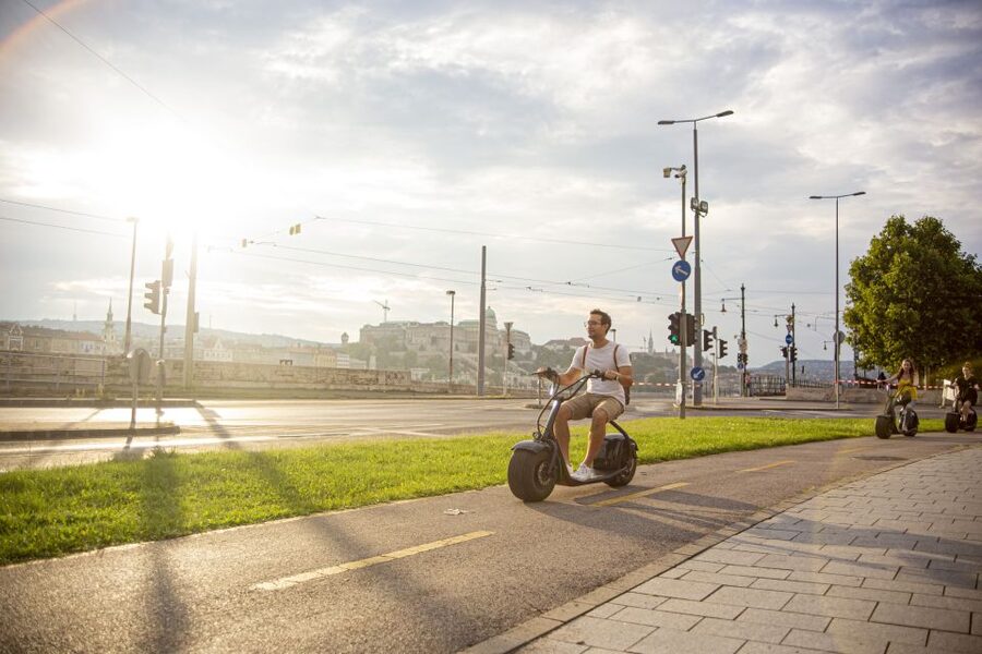 Budapest: Rent a Wide-Wheel E-Scooter - Starting near Deák Ferenc tér