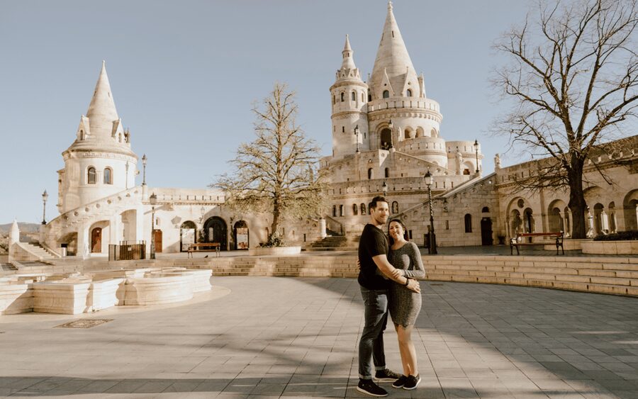 Budapest: romantic photoshoot at Buda's iconic sightseeings - Buda Castle as a romantic backdrop