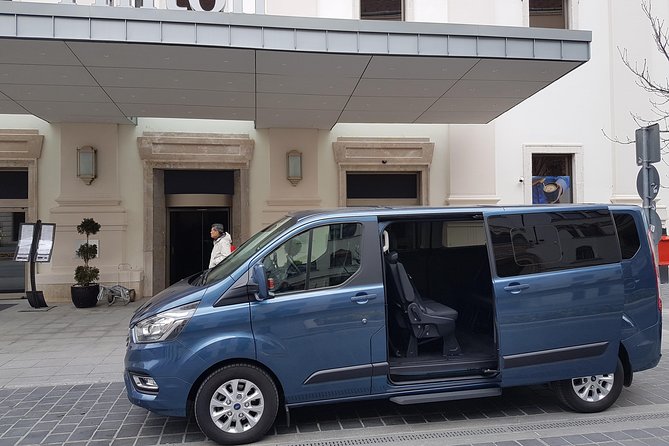 Budapest Roundtrip Private Airport Transfer - From Budapest Airport to your address