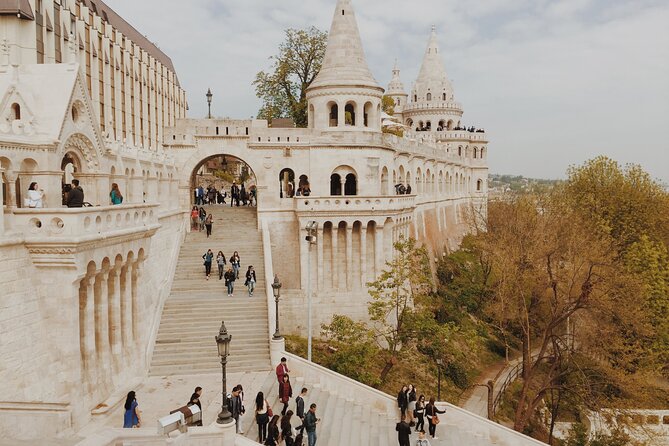 Budapest Scavenger Hunt and Highlights Self Guided Audio Tour - Returning toward Pest and the Chain Bridge