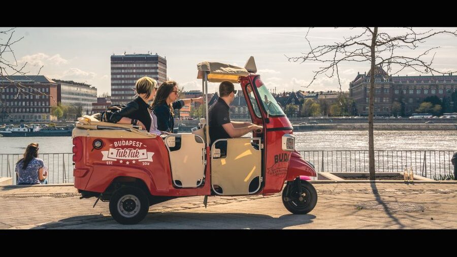 Budapest: Scenic Tuk Tuk Tour - Key points at a glance