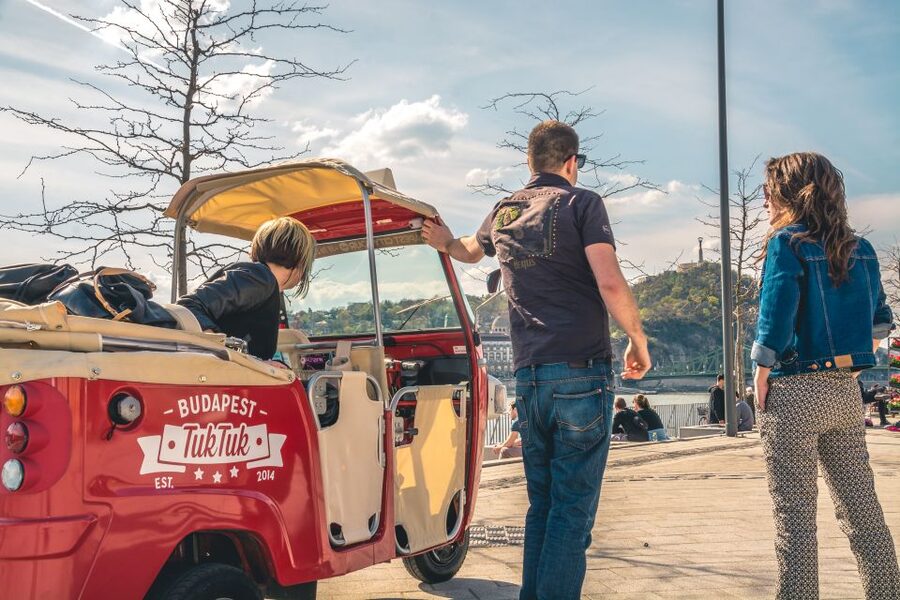 Budapest: Scenic Tuk Tuk Tour - Why a tuk tuk works well in Budapest
